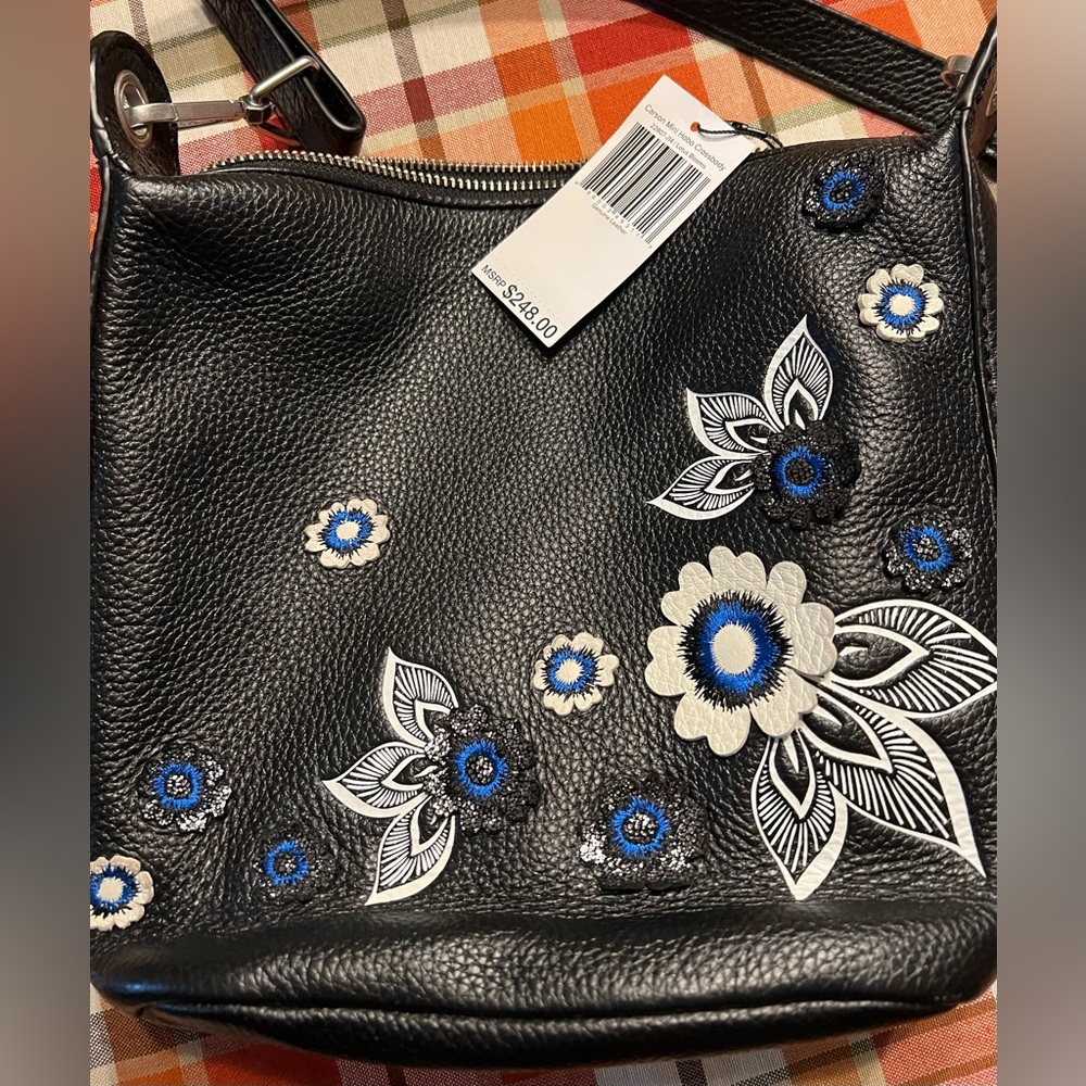 Vera Bradley Black Leather Crossbody with Leather Embellishments NWT - Picture 5 of 12